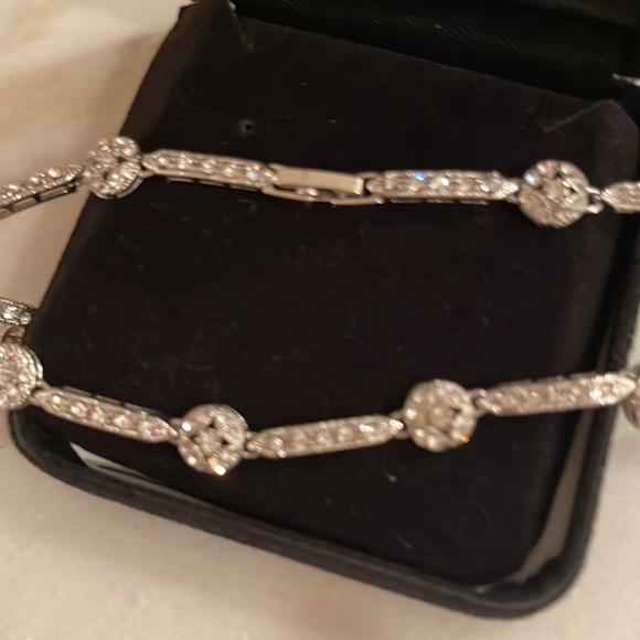 Faux diamond necklace that is stunning on. Looks real - Picture 8 of 8